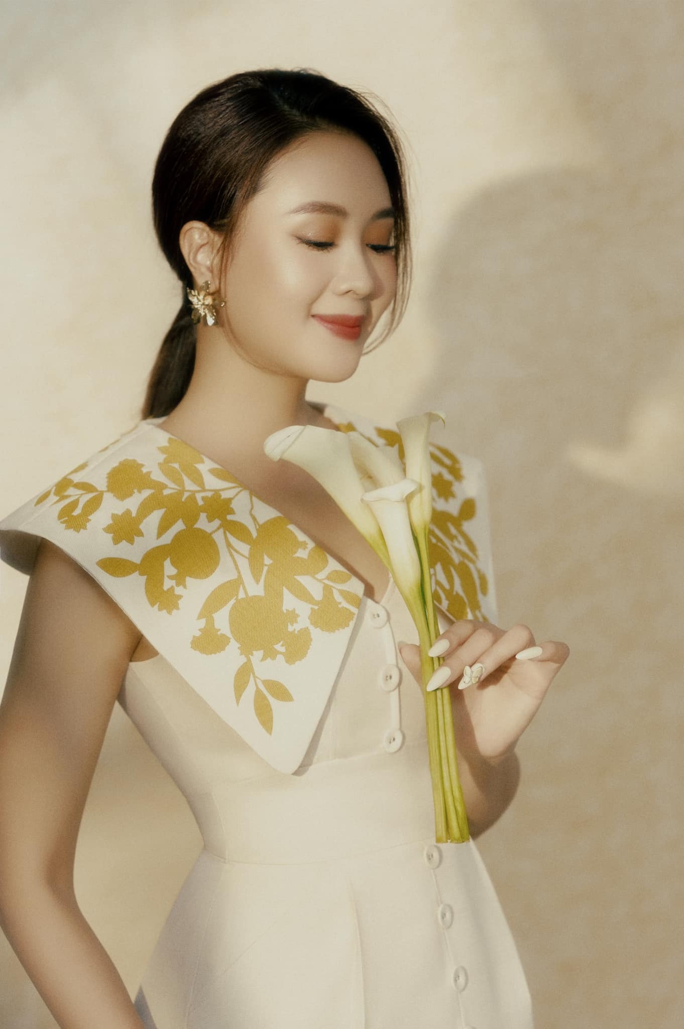 Hồng Diễm xinh đẹp trong loạt ảnh mới nhất. Ảnh: FBNV Hồng Diễm xinh đẹp trong loạt ảnh mới nhất. Ảnh: FBNV