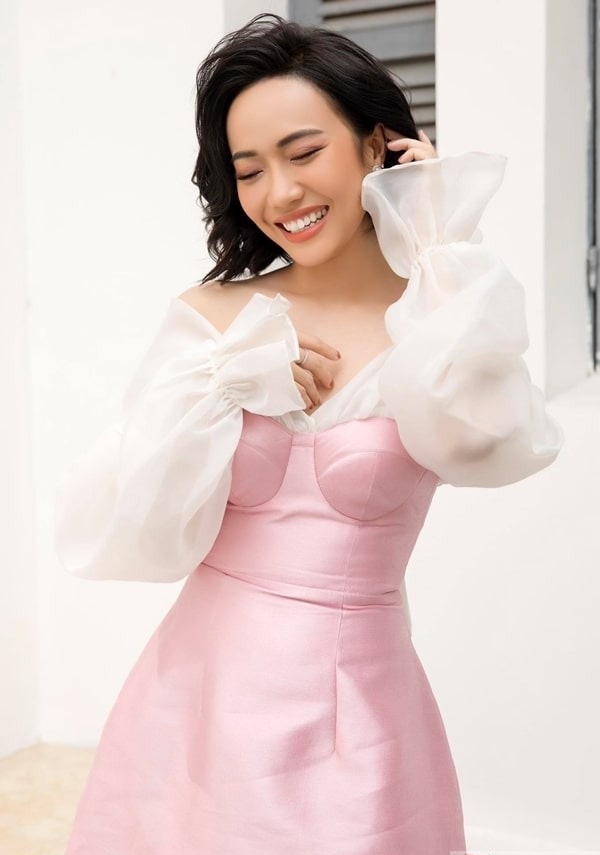 Phản ứng đáng yêu của Diệu Nhi khi thấy idol Mỹ Tâm trổ tài nhảy nhót - Ảnh 2 Phản ứng đáng yêu của Diệu Nhi khi thấy idol Mỹ Tâm trổ tài nhảy nhót - Ảnh 2