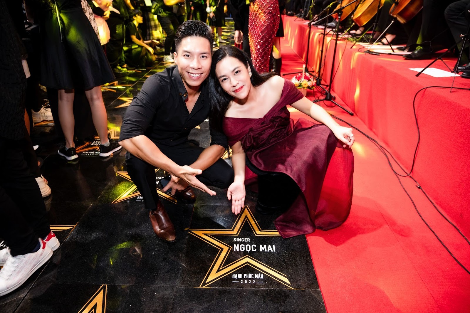 'O Sen' Ngọc Mai xuất hiện tình cảm bên chồng Quốc Nghiệp tại sự kiện. Ảnh: FBNV