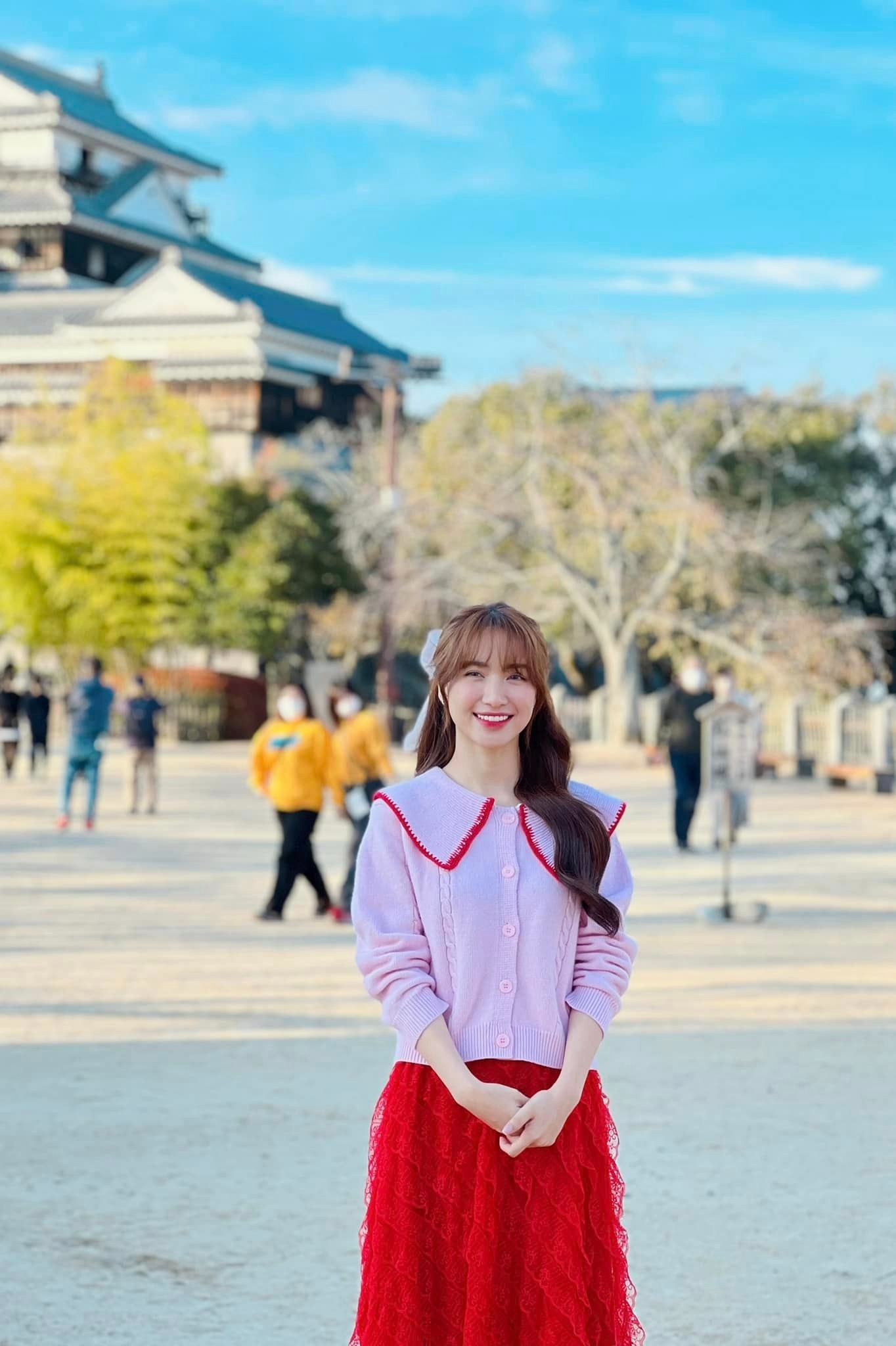 Hòa Minzy được ngợi ca bởi hành động cực đẹp khi xuất ngoại - Ảnh 3 Hòa Minzy được ngợi ca bởi hành động cực đẹp khi xuất ngoại - Ảnh 3