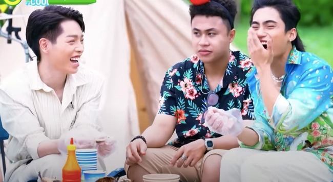 MONO rò rỉ khoảnh khắc tỏ thái độ với Đức Phúc sau ồn ào đàn anh bị tố 'thảo mai' MONO rò rỉ khoảnh khắc tỏ thái độ với Đức Phúc sau ồn ào đàn anh bị tố 'thảo mai'