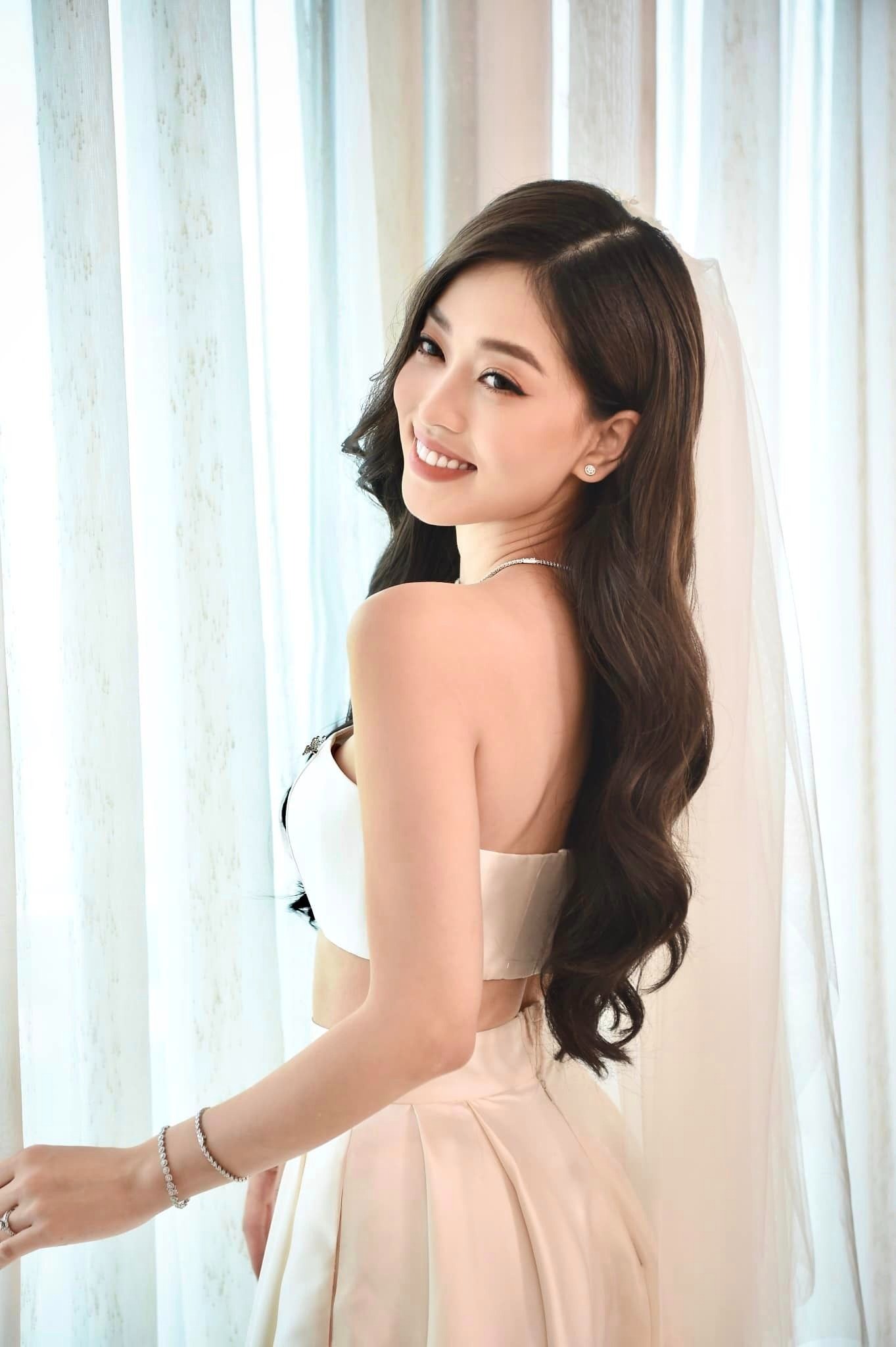 Phương Nga hé lộ về chiếc váy ấn tượng trong đám cưới của mình. Ảnh: FBNV