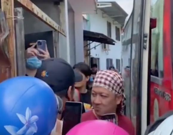 Trường Giang vô tình để lộ con người thật với hành động chốn đông người - Ảnh 3 Trường Giang vô tình để lộ con người thật với hành động chốn đông người - Ảnh 3