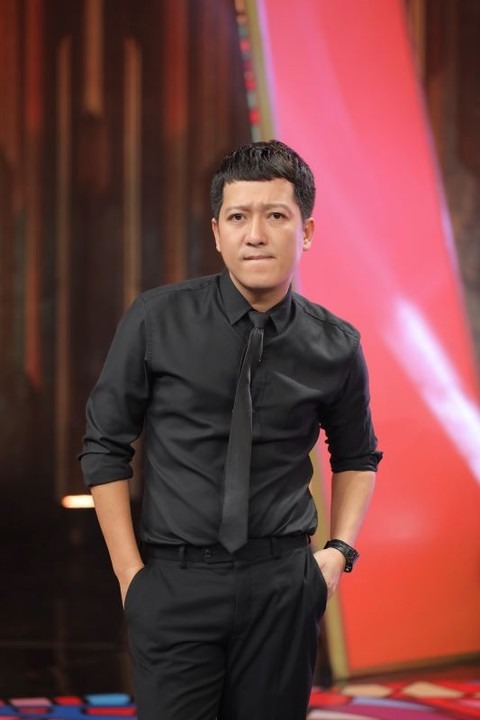 Trường Giang vô tình để lộ con người thật với hành động chốn đông người Trường Giang vô tình để lộ con người thật với hành động chốn đông người