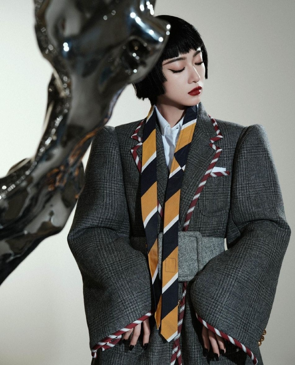 Ngô Cẩn Ngôn không còn hom hem khi lộ diện cực sang chảnh trong bộ ảnh mới - Ảnh 1 Ngô Cẩn Ngôn không còn hom hem khi lộ diện cực sang chảnh trong bộ ảnh mới - Ảnh 1