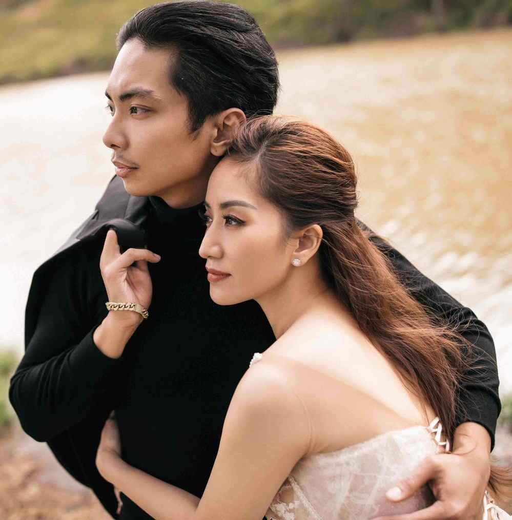 Khánh Thi - Phan Hiển gây xuýt xoa với cảnh cưới tại nhà thờ - Ảnh 4 Khánh Thi - Phan Hiển gây xuýt xoa với cảnh cưới tại nhà thờ - Ảnh 4