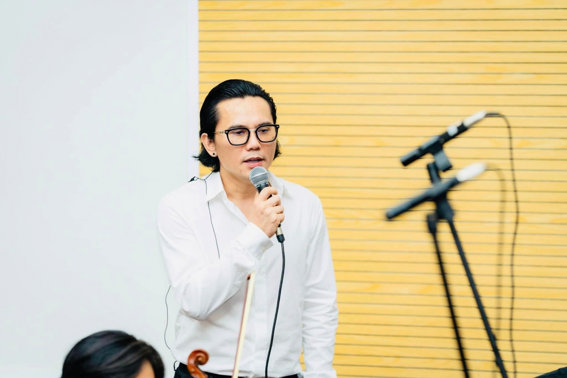Tú Dưa phủ nhận tin Hồ Hoài Anh làm giám đốc âm nhạc mini concert của mình. Ảnh: FBNV
