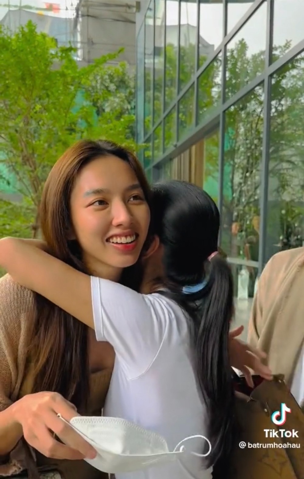 Thùy Tiên mặt mộc vẫn vô cùng xinh đẹp. Ảnh: Internet