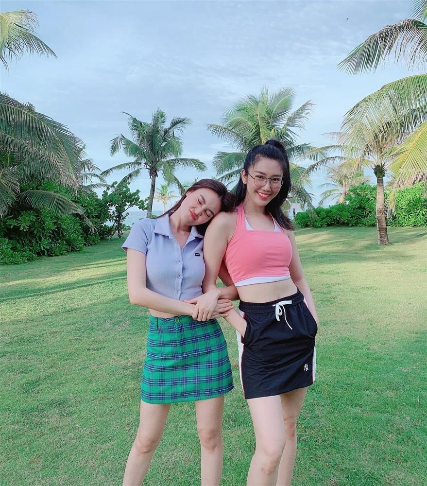 Ninh Dương Lan Ngọc và Thúy Ngân là những người bạn vô cùng thân thiết. Ảnh: FBNV