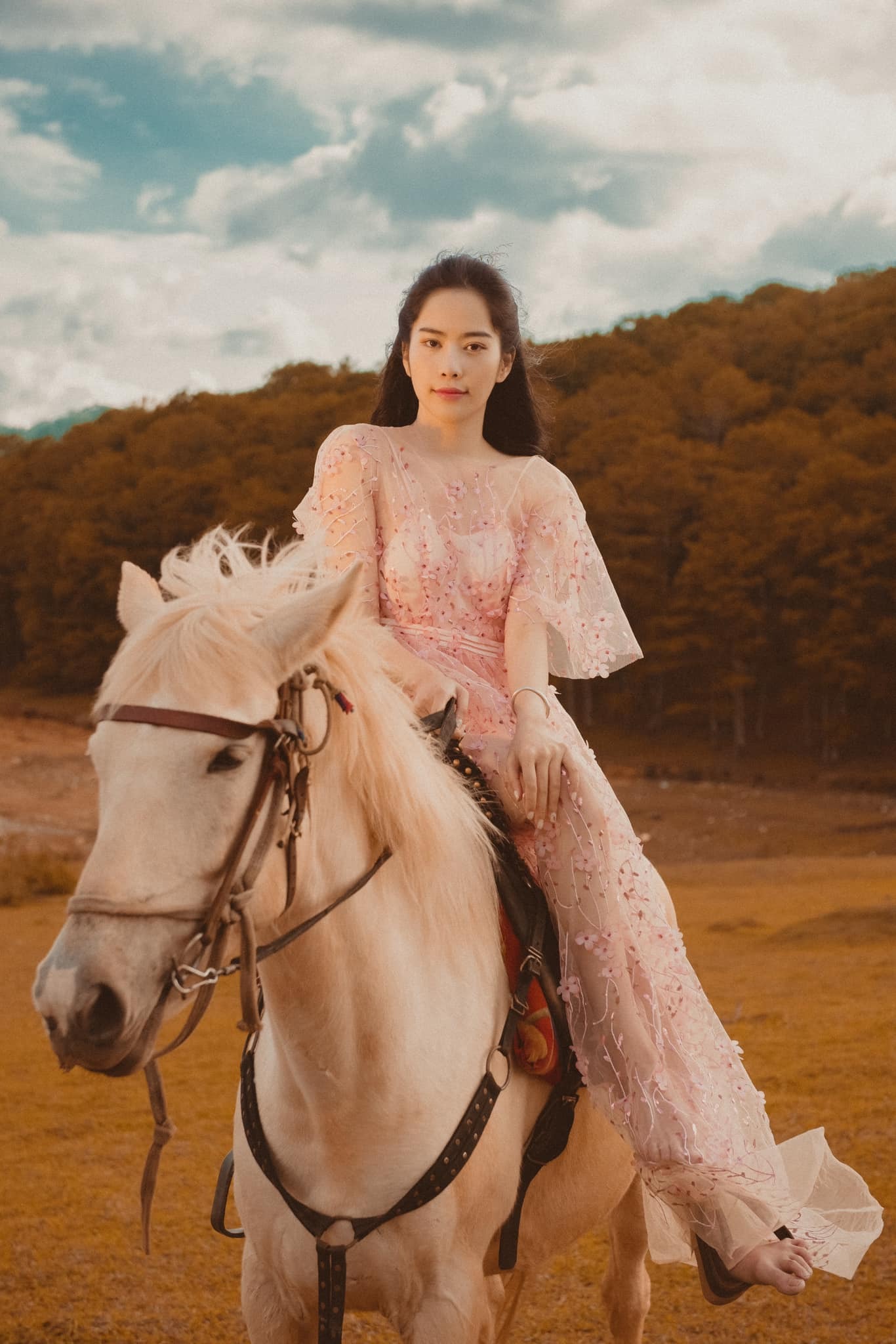 Nam Em bất ngờ nhận về nhiều lời khen ngợi sau ồn ào tình cảm với Bạch Công Khanh - Ảnh 2