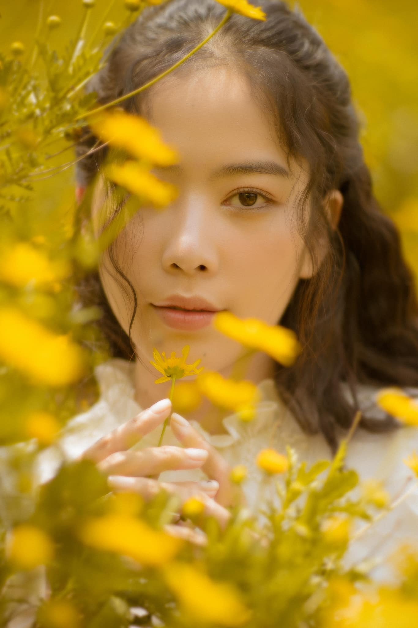 Nam Em bất ngờ nhận về nhiều lời khen ngợi sau ồn ào tình cảm với Bạch Công Khanh - Ảnh 1