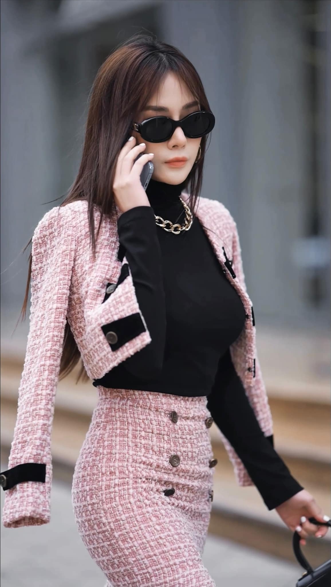 Phương Oanh thần thái và nhan sắc xinh đẹp trong loạt ảnh mới. Ảnh: FBNV