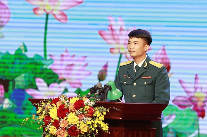 Thiếu tá Bùi Thanh Bình phát biểu tại Lễ kỷ niệm Thiếu tá Bùi Thanh Bình phát biểu tại Lễ kỷ niệm