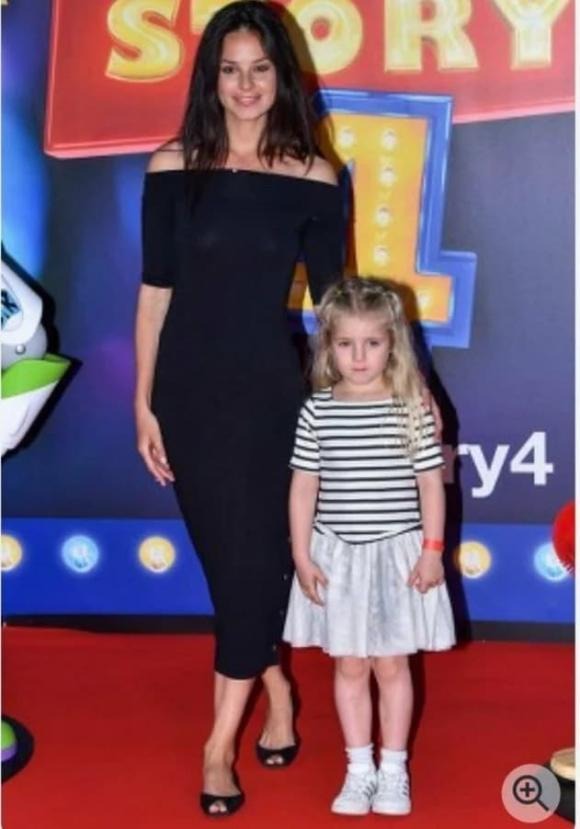 Bạn gái Song Joong Ki tiếp tục lộ loạt ảnh phơi bày quá khứ đã có con riêng - Ảnh 2