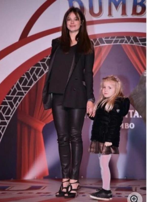 Bạn gái Song Joong Ki tiếp tục lộ loạt ảnh phơi bày quá khứ đã có con riêng - Ảnh 3