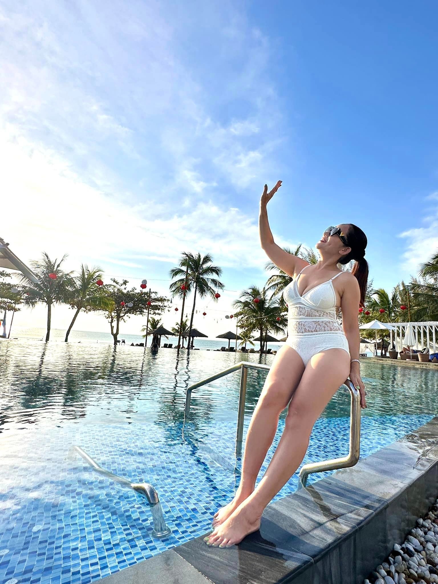 MC Cát Tường làm điều táo bạo, chứng minh nhan sắc đỉnh cao ở tuổi 45 - Ảnh 3 MC Cát Tường làm điều táo bạo, chứng minh nhan sắc đỉnh cao ở tuổi 45 - Ảnh 3