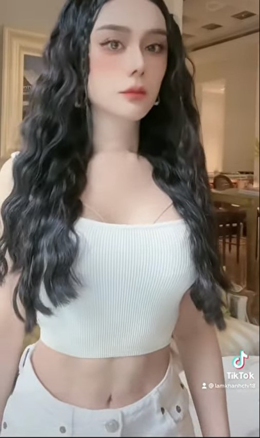 Lâm Khánh Chi lộ diện xinh như thiếu nữ sau khi hoàn thiện quá trình thành phụ nữ đích thực - Ảnh 1 Lâm Khánh Chi lộ diện xinh như thiếu nữ sau khi hoàn thiện quá trình thành phụ nữ đích thực - Ảnh 1