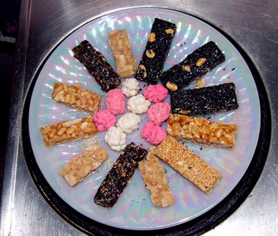 Điểm khác biệt thú vị trong lễ cúng ông Công ông Táo ở 3 miền - Ảnh 2 Điểm khác biệt thú vị trong lễ cúng ông Công ông Táo ở 3 miền - Ảnh 2