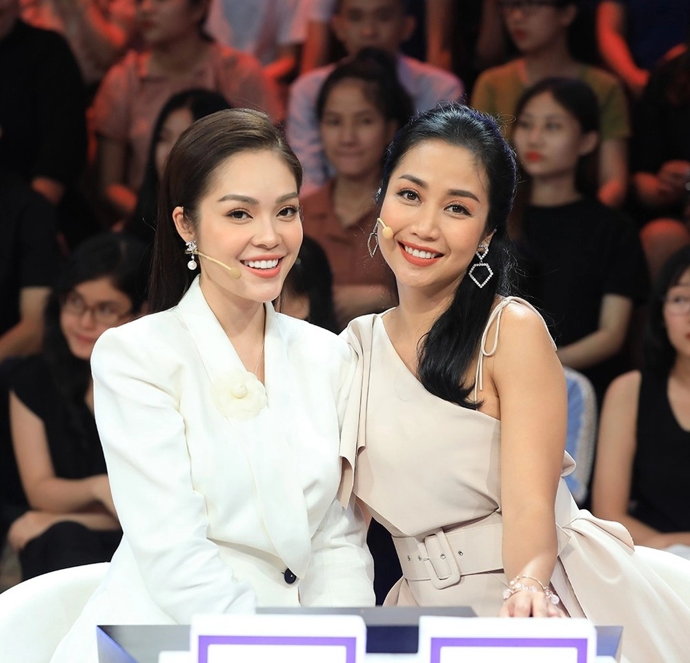 Dương Cẩm Lynh gặp biến cố nợ nần, không ngại hé lộ về con người thật của hàng loạt ngôi sao - Ảnh 2