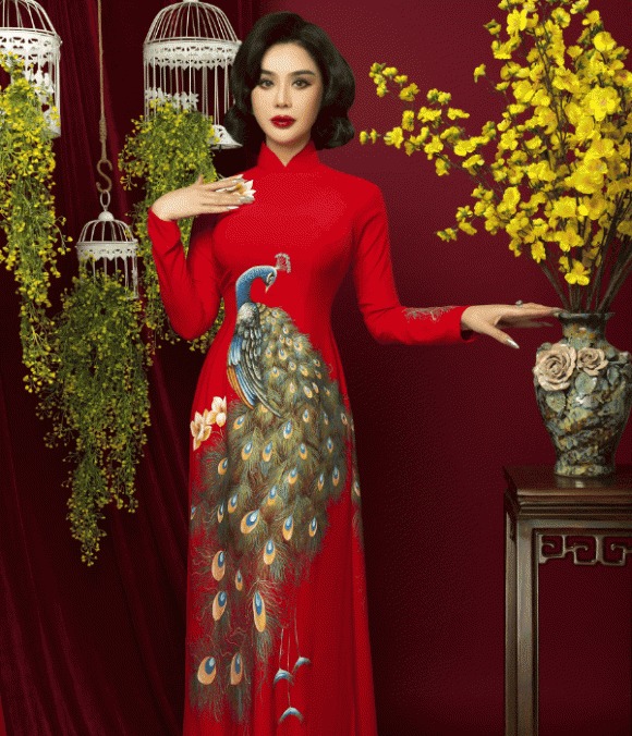Chi gần 2 tỷ trùng tu nhan sắc trong 1 năm, Lâm Khánh Chi đạt ngưỡng nhan sắc 'vạn người mê' - Ảnh 4 Chi gần 2 tỷ trùng tu nhan sắc trong 1 năm, Lâm Khánh Chi đạt ngưỡng nhan sắc 'vạn người mê' - Ảnh 4