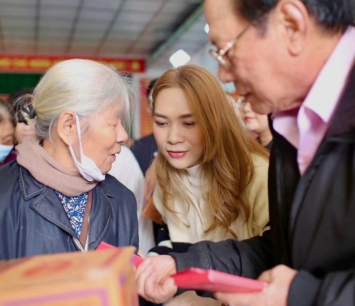 Cận Tết, Mỹ Tâm khiến bao người hết lời ngợi ca vì hành động đẹp - Ảnh 2 Cận Tết, Mỹ Tâm khiến bao người hết lời ngợi ca vì hành động đẹp - Ảnh 2