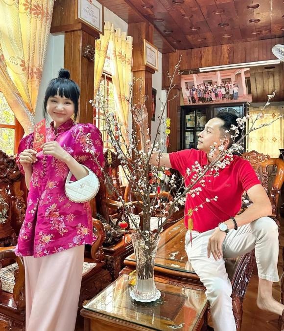 Hiền Hồ tươi vui hết cỡ, đón Tết bên những người đặc biệt sau 1 năm thị phi tình ái - Ảnh 2 Hiền Hồ tươi vui hết cỡ, đón Tết bên những người đặc biệt sau 1 năm thị phi tình ái - Ảnh 2