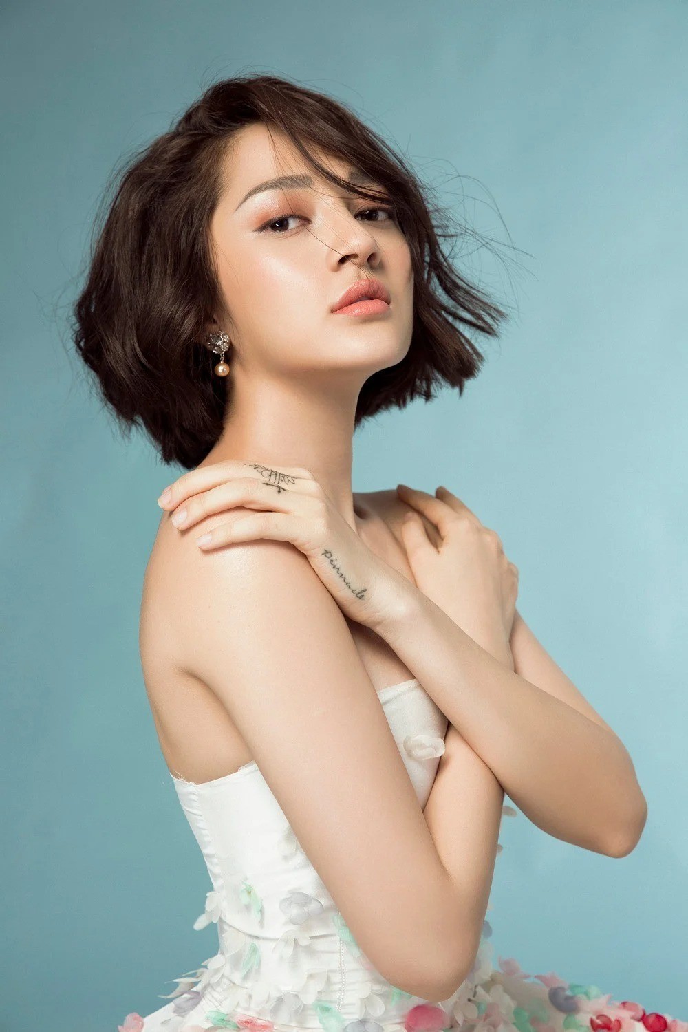 Sao Việt 1/2: Xôn xao hình Bảo Anh cầm que thử thai, 'cha đẻ' Táo quân nói về phát ngôn gây ồn ào của Xuân Bắc - Ảnh 1