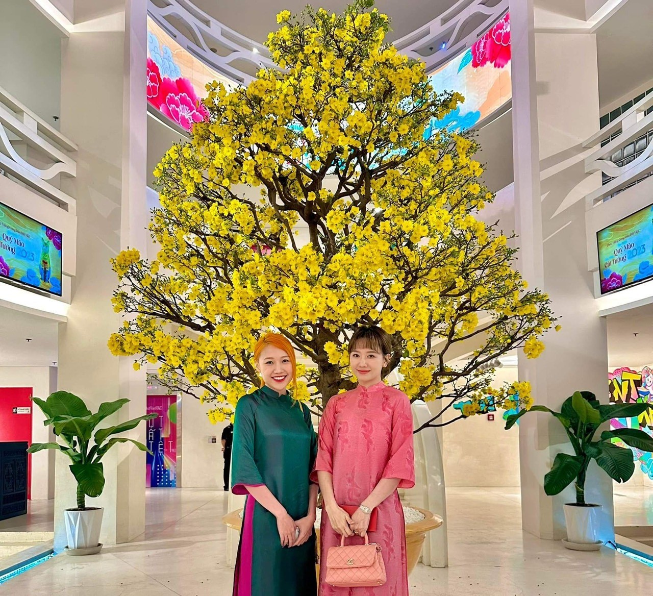 Uyển Ân vén màn sự thật về mối quan hệ với chị dâu Hari Won - Ảnh 1