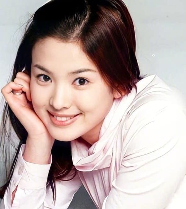 Song Hye Kyo bị đào lại quá khứ cách đây 20 năm, sự thật về nhan sắc gây bất ngờ - Ảnh 1 Song Hye Kyo bị đào lại quá khứ cách đây 20 năm, sự thật về nhan sắc gây bất ngờ - Ảnh 1
