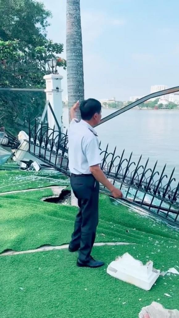 Vũ Khắc Tiệp tiết lộ tình hình đáng lo ngại của biệt thự ven sông - Ảnh 2 Vũ Khắc Tiệp tiết lộ tình hình đáng lo ngại của biệt thự ven sông - Ảnh 2