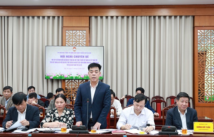 Chủ tịch Ủy ban MTTQ Việt Nam huyện Thường Tín Lê Tuấn Dũng phát biểu tham luận Chủ tịch Ủy ban MTTQ Việt Nam huyện Thường Tín Lê Tuấn Dũng phát biểu tham luận