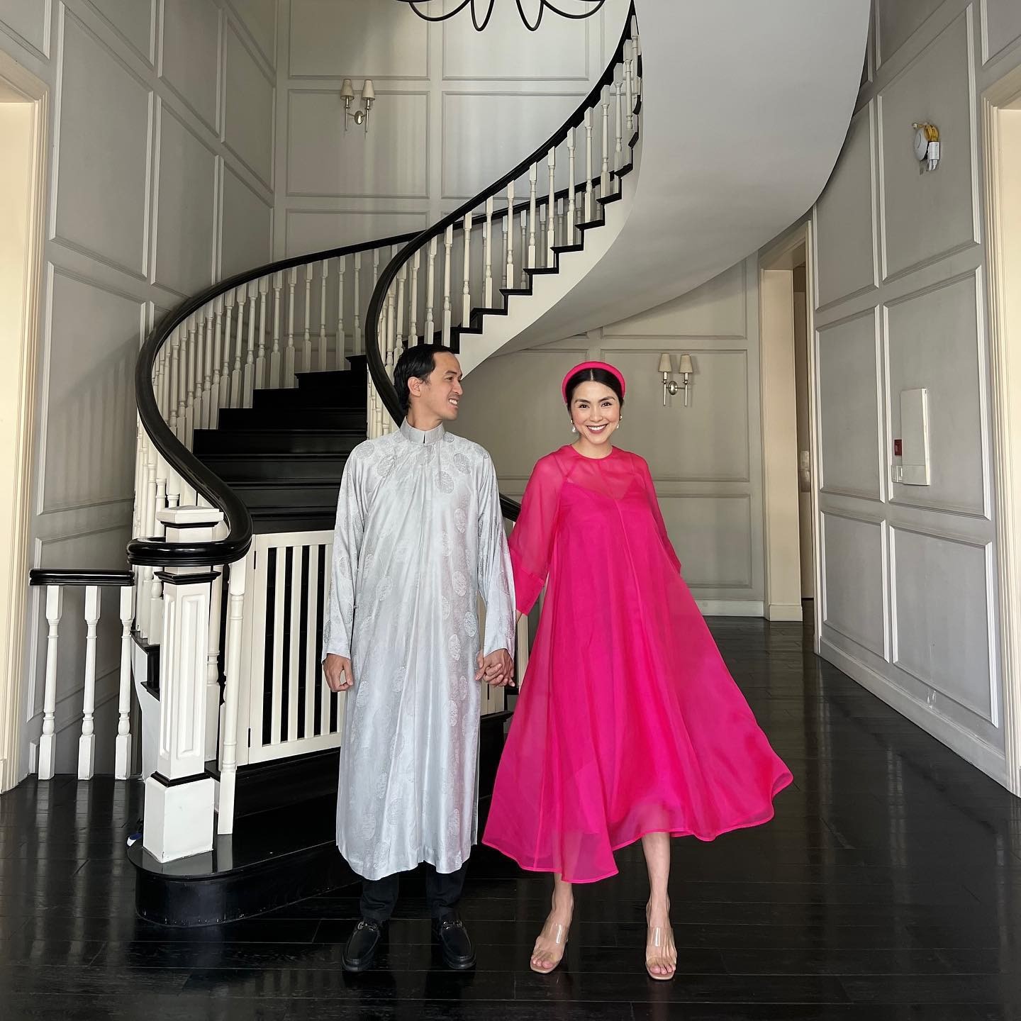 Vợ chồng Tăng Thanh Hà - Louis Nguyễn công khai khoảnh khắc hiếm có - Ảnh 1