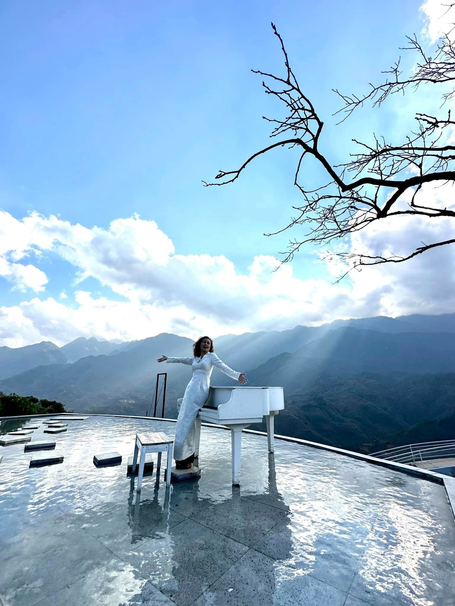 Đào Hoàng Yến đẹp dịu dàng. Ảnh: Internet