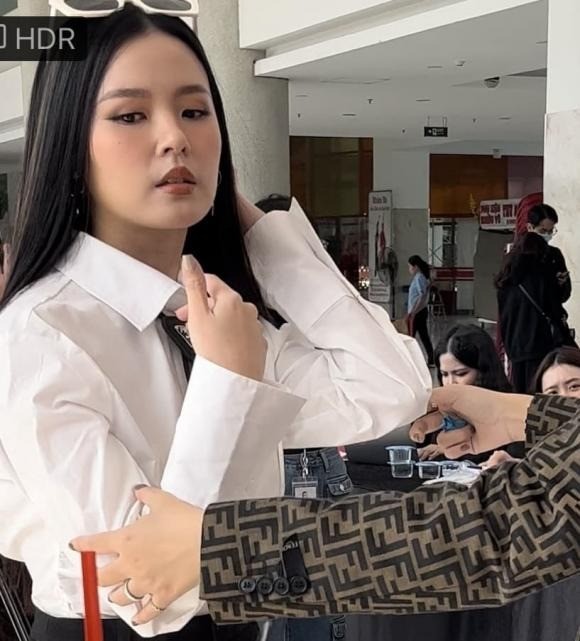 Midu bị camera thường tố cáo nhan sắc thật - Ảnh 2 Midu bị camera thường tố cáo nhan sắc thật - Ảnh 2