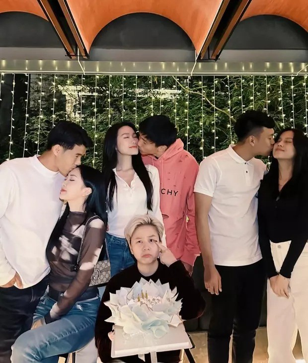 Bạn gái Đoàn Văn Hậu khoe dáng táo bạo giữa cái giá rét vùng Tây Bắc - Ảnh 1