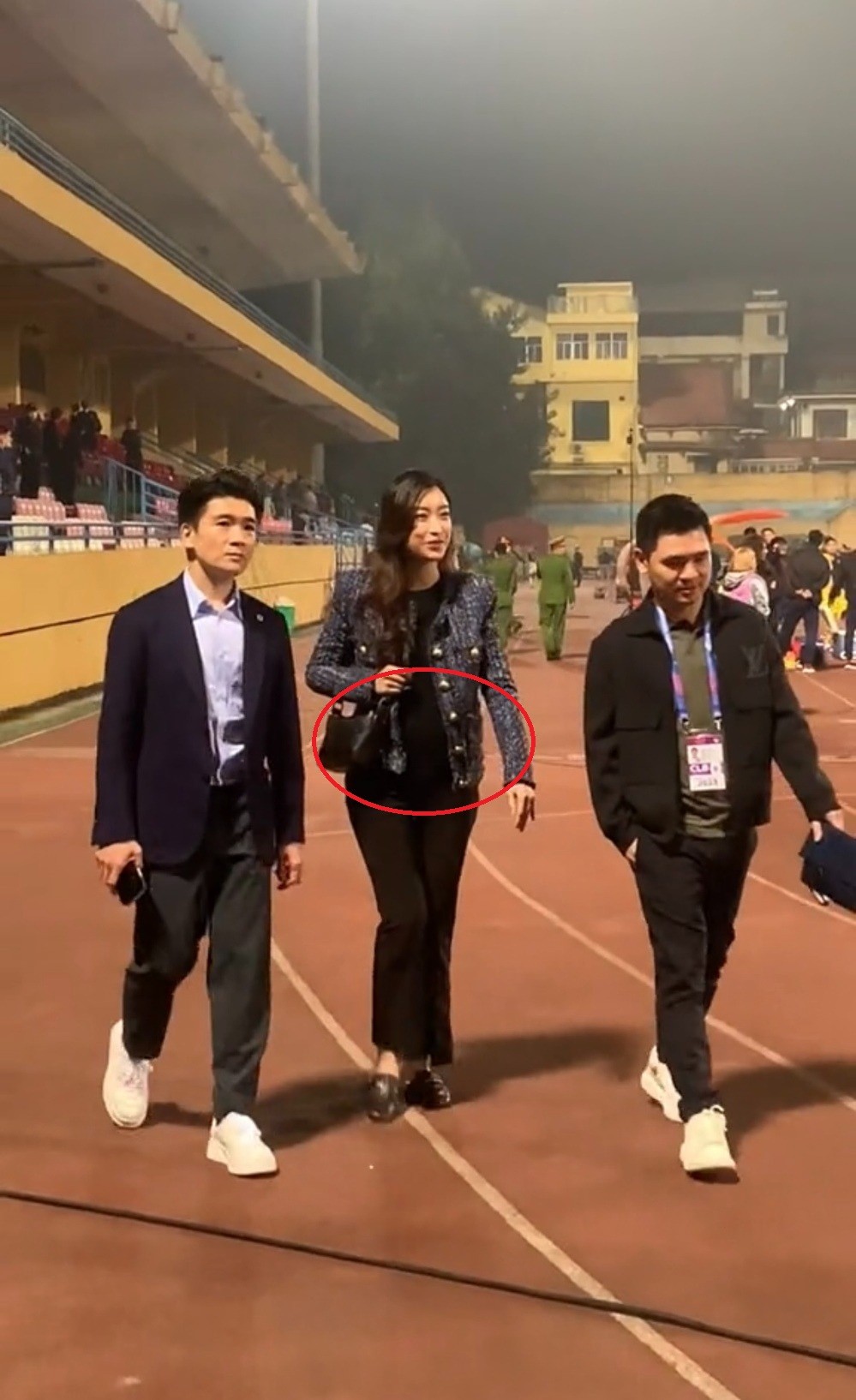 Đỗ Mỹ Linh liên tục lộ hình ảnh với vòng 2 bất thường. Ảnh: Internet