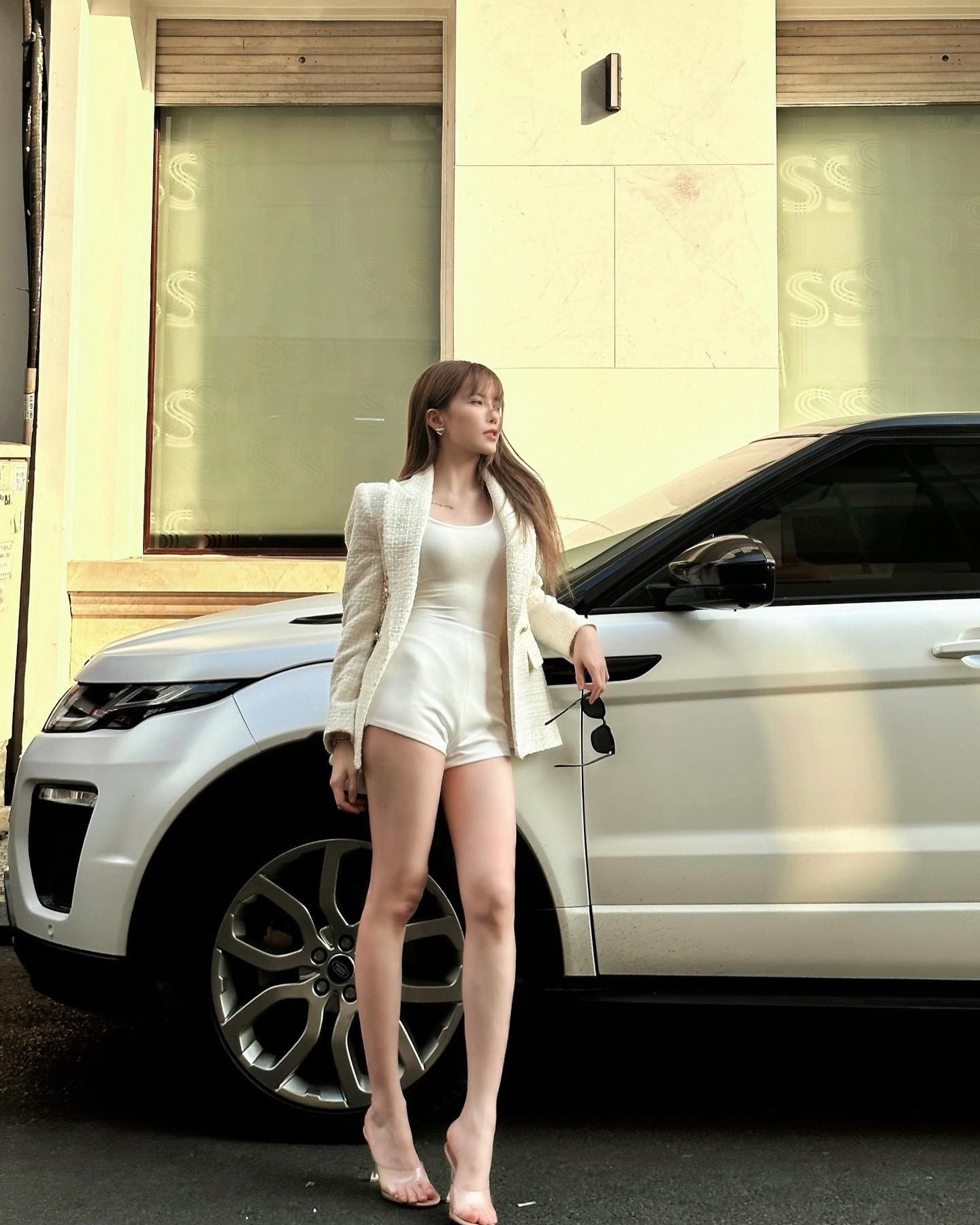 Sao Việt 26/2: Thiều Bảo Trâm bị thời trang 'phản chủ', Cát Phượng báo tin vui hậu chia tay Kiều Minh Tuấn - Ảnh 1