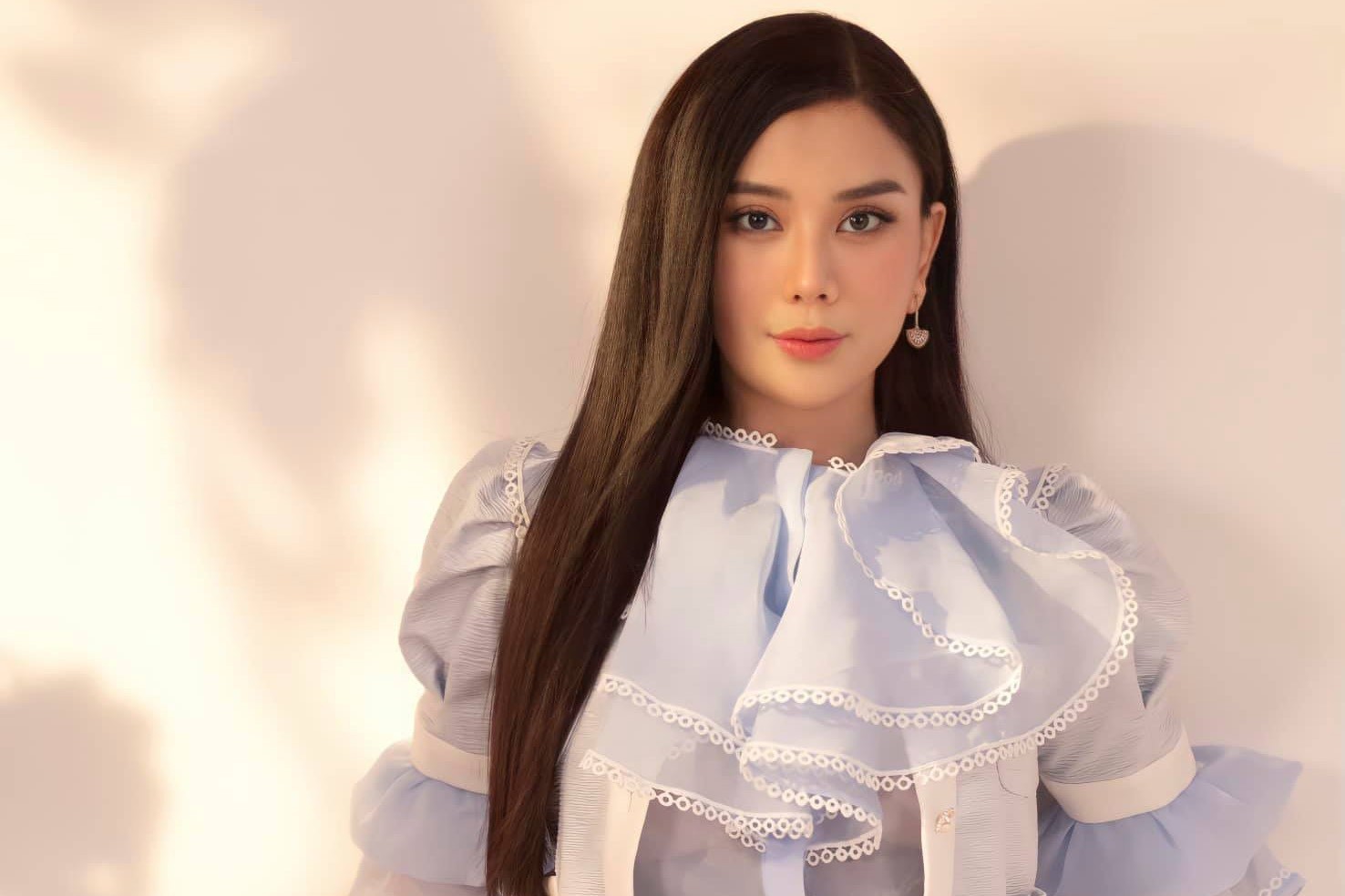 Sao Việt 26/2: Thiều Bảo Trâm bị thời trang 'phản chủ', Cát Phượng báo tin vui hậu chia tay Kiều Minh Tuấn - Ảnh 2