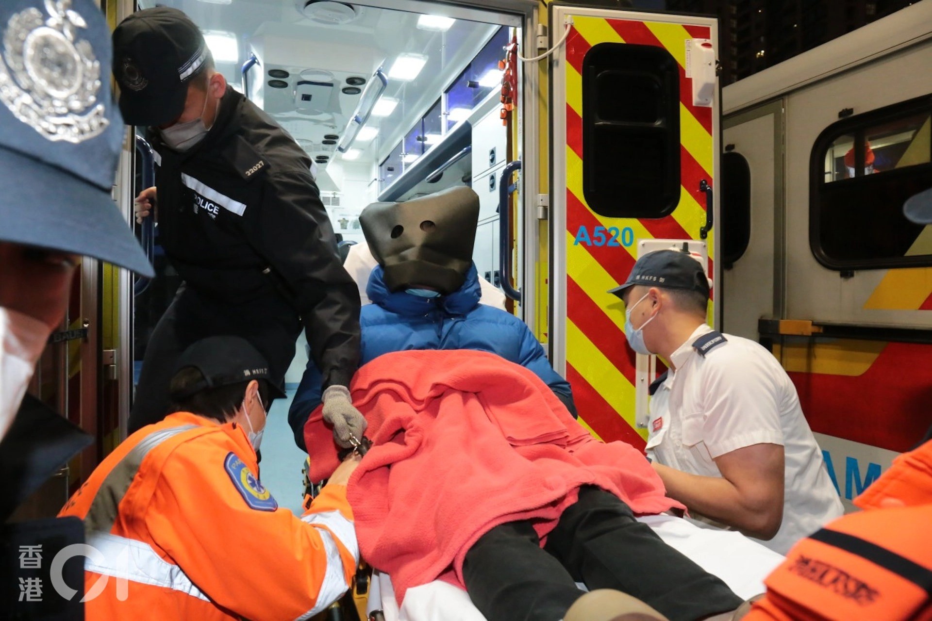 Alex Kwong bị bắt giữ và yêu cầu nhập viện. Ảnh: Internet