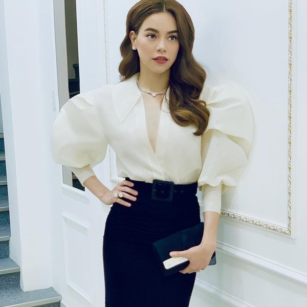 Hồ Ngọc Hà thường xuyên diện phụ kiện là những chiếc nhẫn, khuyên tai, vòng cổ kim cương đắt đỏ. Ảnh: Internet