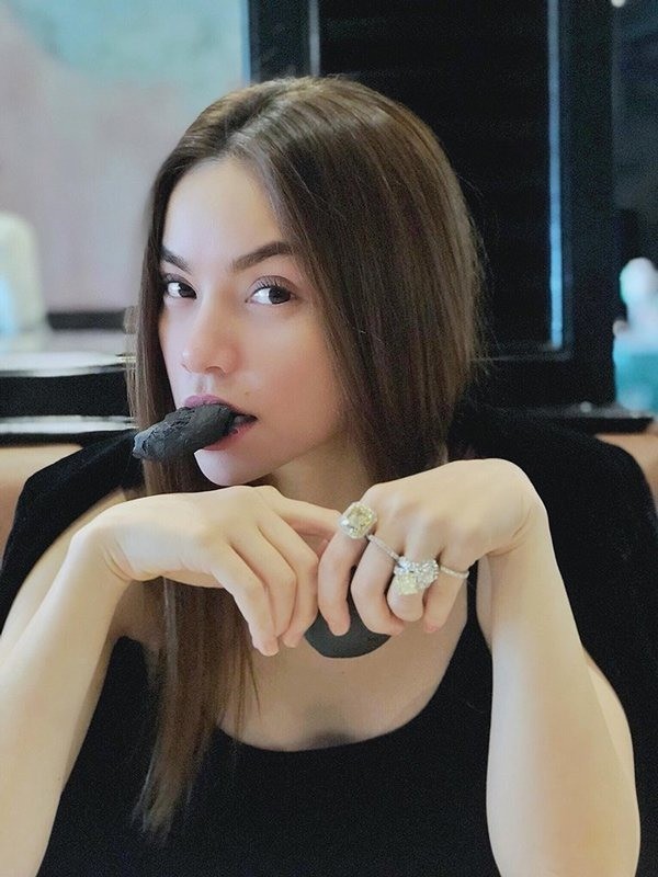 Hồ Ngọc Hà khiến khán giả phân tâm với chi tiết cực đắt giá trên sân khấu âm nhạc - Ảnh 6