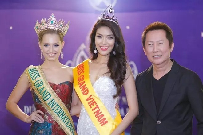 Lan Khuê bên cạnh ông Nawat Lan Khuê bên cạnh ông Nawat