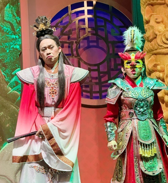 Hoài Linh lấy lại hào quang sân khấu sau biến cố lớn - Ảnh 2 Hoài Linh lấy lại hào quang sân khấu sau biến cố lớn - Ảnh 2