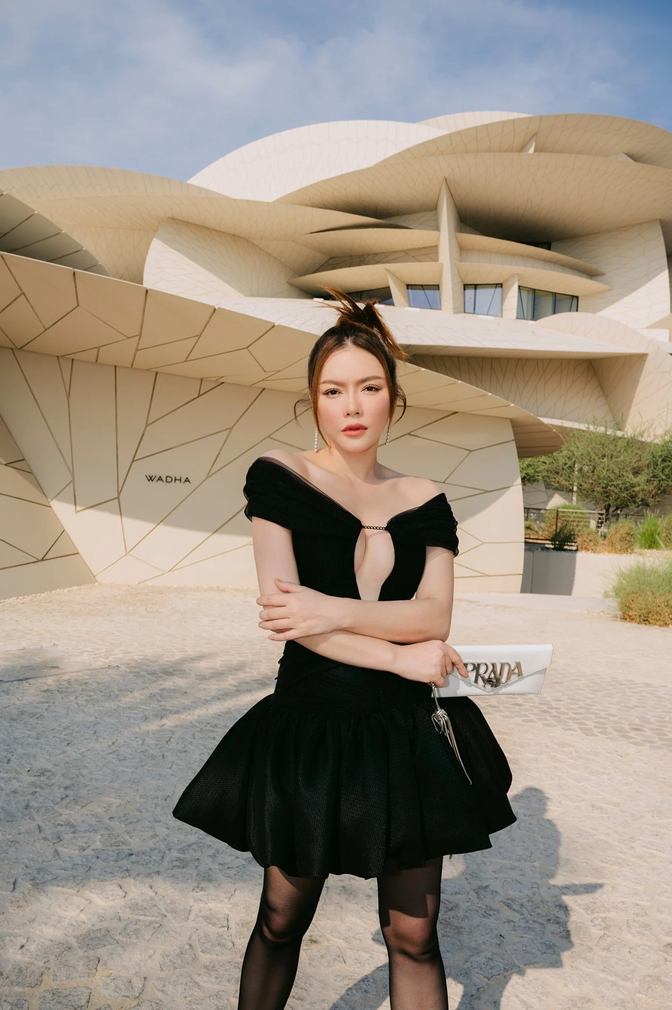 Lý Nhã Kỳ là quý cô độc thân đầy quyến rũ. Ảnh: FBNV