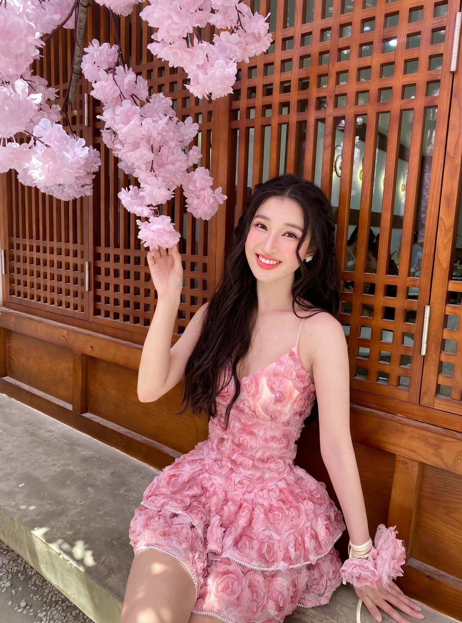 Sau chuỗi hình gây sốt về nhan sắc, á hậu Phương Nhi bất ngờ hé lộ kế hoạch lấn sân showbiz - Ảnh 1