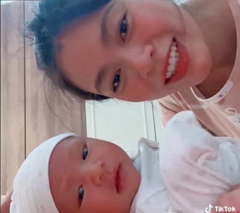 Á hậu Mâu Thủy tự tin phô bày đường cong cơ thể dù không còn thân hình siêu mẫu hậu sinh nở - Ảnh 3 Á hậu Mâu Thủy tự tin phô bày đường cong cơ thể dù không còn thân hình siêu mẫu hậu sinh nở - Ảnh 3