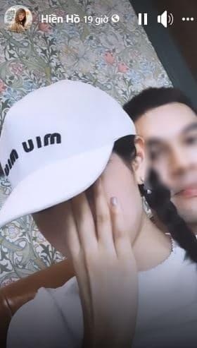 Hiền Hồ bất ngờ lộ diện bên trai lạ sau màn tái xuất gây tranh cãi - Ảnh 1 Hiền Hồ bất ngờ lộ diện bên trai lạ sau màn tái xuất gây tranh cãi - Ảnh 1