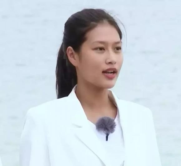 Thiên Ân liên tục bị chê bai về ngoại hình nhưng lại sở hữu lợi thế lớn không phải ai cũng có thể so bì - Ảnh 3 Thiên Ân liên tục bị chê bai về ngoại hình nhưng lại sở hữu lợi thế lớn không phải ai cũng có thể so bì - Ảnh 3
