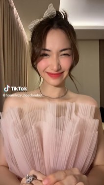 Sao Việt 14/3: Trúc Anh 'Mắt biếc' lộ diện bất ngờ sau thời gian bệnh tật, MC Phan Anh lộ diện mạo xuống dốc - Ảnh 2 Sao Việt 14/3: Trúc Anh 'Mắt biếc' lộ diện bất ngờ sau thời gian bệnh tật, MC Phan Anh lộ diện mạo xuống dốc - Ảnh 2