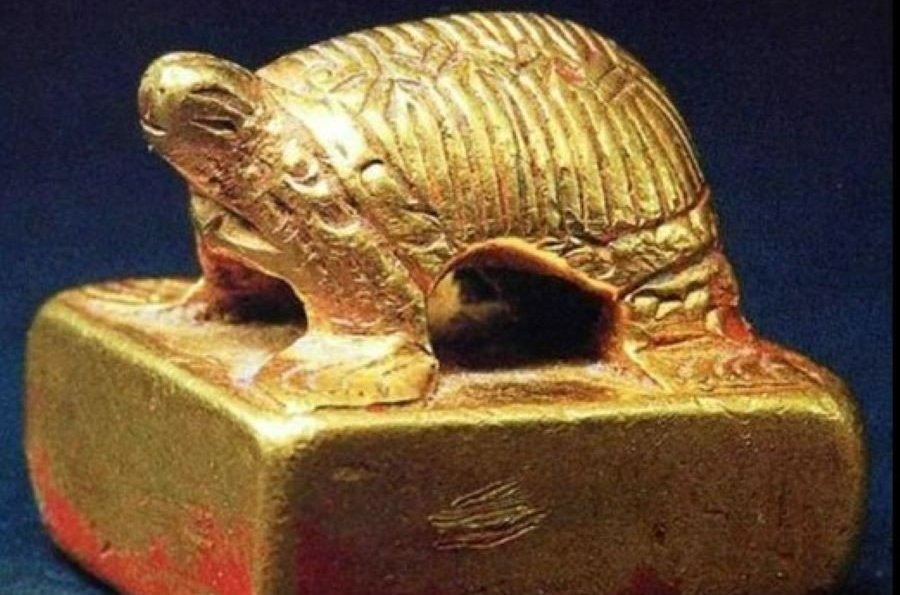 Nhặt được “viên gạch” lạ ở bờ sông, bà lão mất ngay 27 tỷ vì hành động này 2 Nhặt được “viên gạch” lạ ở bờ sông, bà lão mất ngay 27 tỷ vì hành động này 2